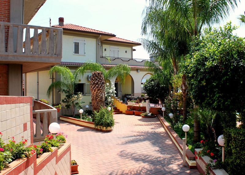 Hotel La Villa Misterbianco Exteriör bild